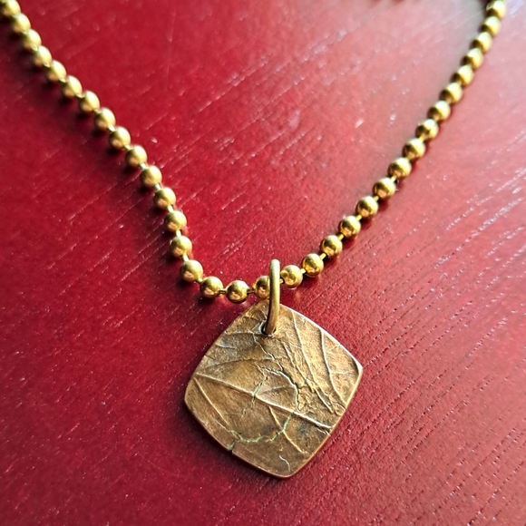 Dainty Precious Metal Alloy Leaf Print Pendant Necklace - Picture 1 of 6